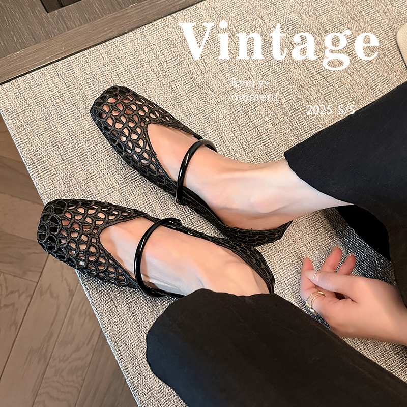 2025 Fashion French Square Toe Hollow Woven One-Strap Soft Sole Women's Mesh Sandals