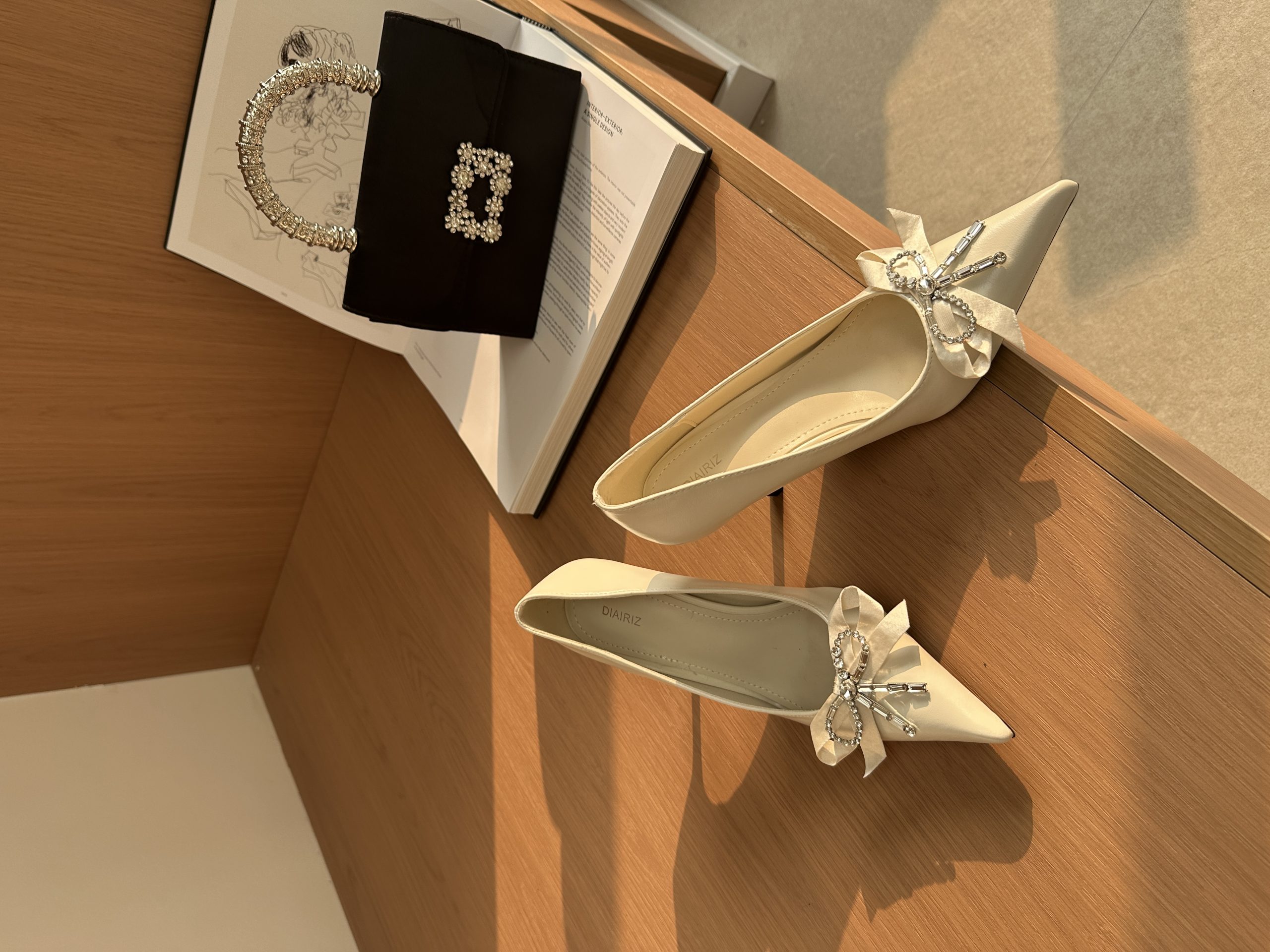 2026 Spring New Fashion High Heel Rhinestone Bow Pointed Toe Women's Shoes Elegant Low Cut Office Shoes