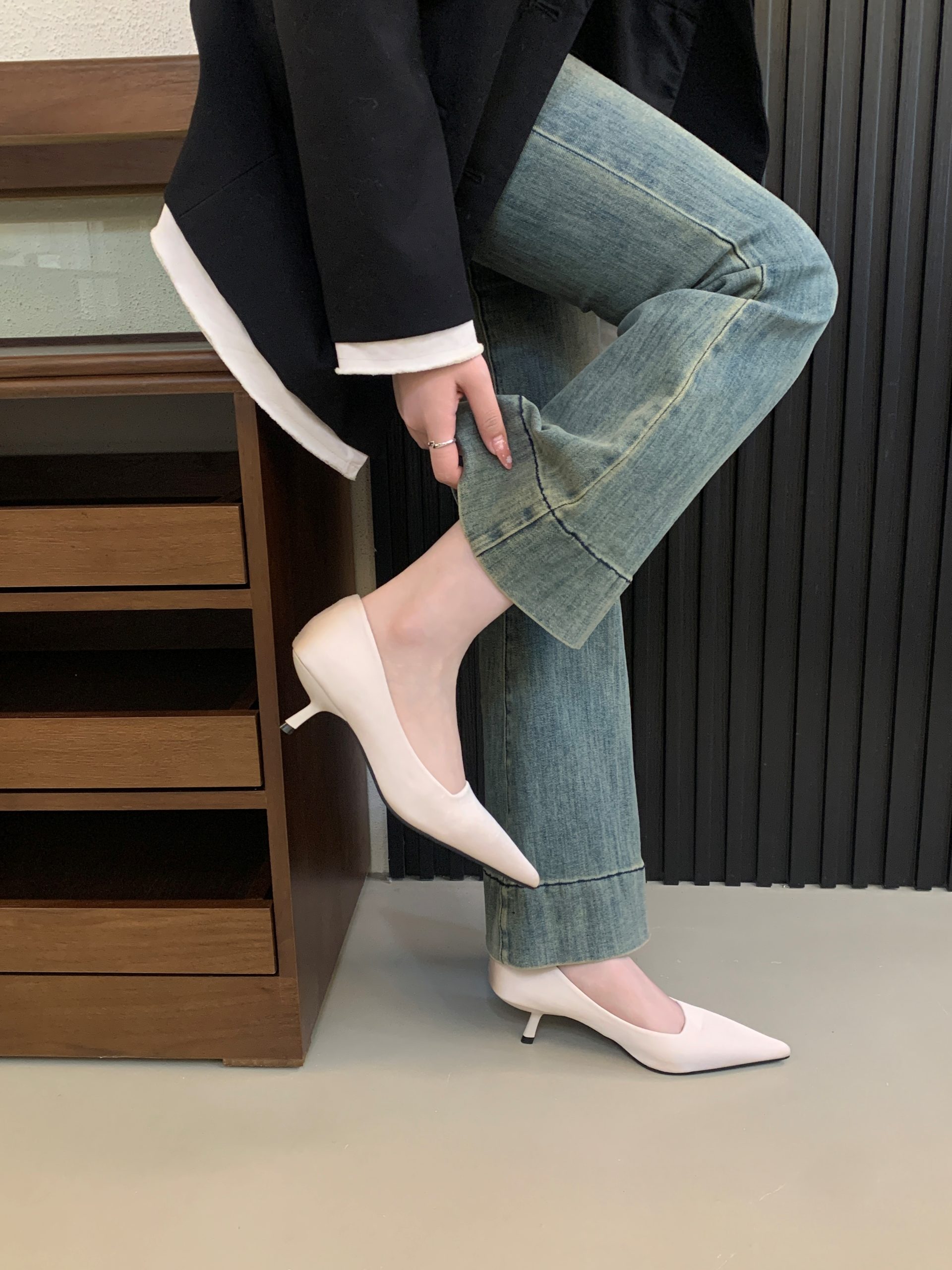 DIAIRIZ Women's Pointed Toe Kitten Heel Shoes 2026 Spring Light Beige Simple Elegant Commuter Low Top Shoes