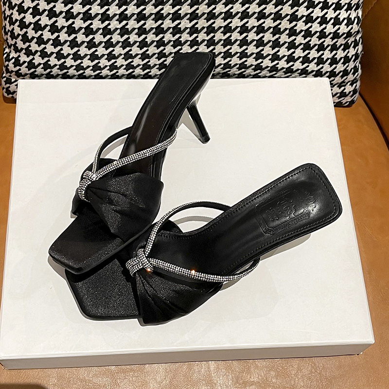 leopard-print-satin-rhinestone-one-strap-sandals-women-2026-summer-new-bow-open-toe-high-heel-slippers_1 Leopard Print Satin Rhinestone One-Strap Sandals Women 2026 Summer New Bow Open-Toe High Heel Slippers