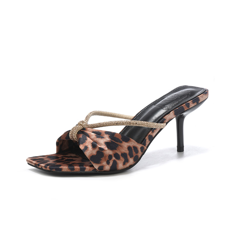 leopard-print-satin-rhinestone-one-strap-sandals-women-2026-summer-new-bow-open-toe-high-heel-slippers_4 Leopard Print Satin Rhinestone One-Strap Sandals Women 2026 Summer New Bow Open-Toe High Heel Slippers