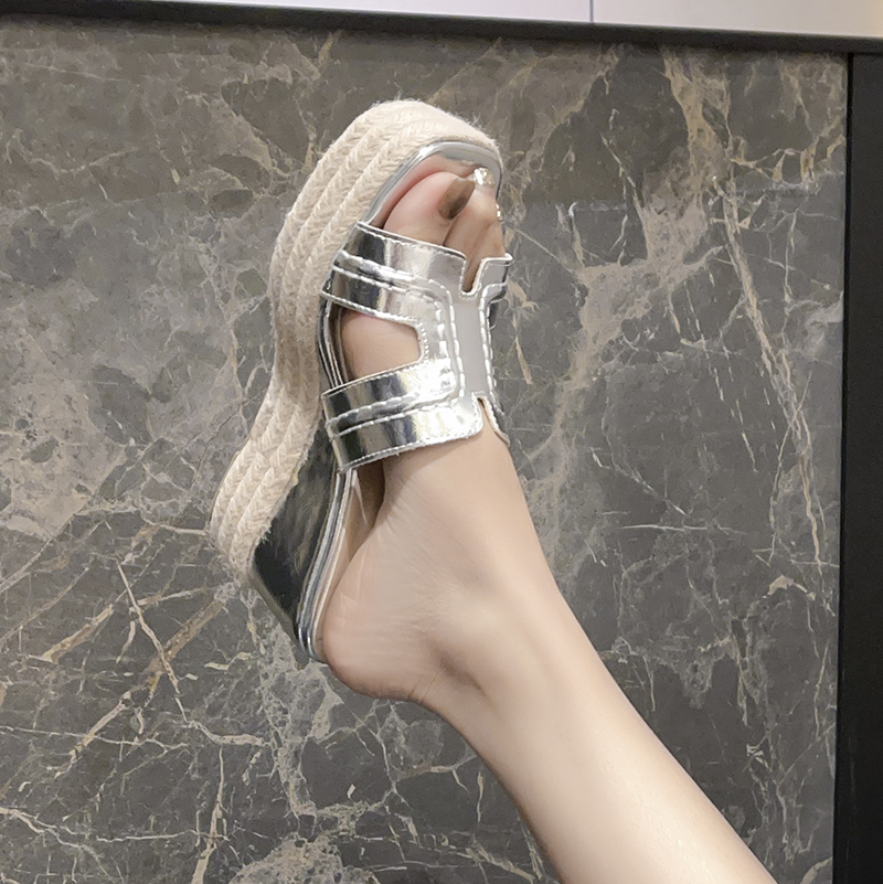 Retro Woven Thick Sole Platform Wedge Sandals for Women 2026 Summer Vacation Slippers